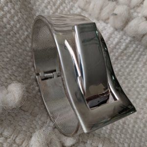 Silver Clasp Fashion Bracelet